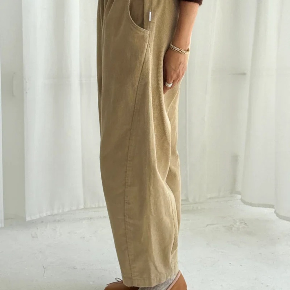 Le Bon Shoppe Corduroy Arc Pants in Tan Khaki